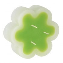 Produkt Świeca trójknotowa w kolorze zielonym o białym kształcie kwiatka Ø11,5cm W4cm
