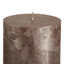 Produkt Jednokolorowe brązowe świece filarowe, miedziano-metaliczne, 70×80 mm, zestaw 4 sztuk – dekoracyjne świece dodające stylu i ciepła