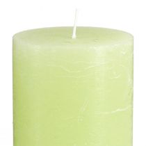 Produkt Zestaw 4 świec filarowych w kolorze limonkowo-zielonym – Elegancka dekoracja stołu i świece nadające domowej atmosferze, 70 x 120 mm – Idealne na uroczystości i do codziennego użytku
