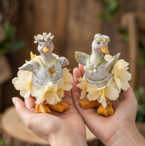 Produkt Dekoracyjna figurka kaczki w kwiecistej sukience, wiosenna, szczegółowy dodatek do letniej dekoracji, 11 cm, 2 sztuki
