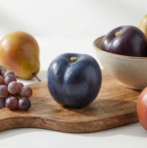 Produkt Śliwkowy niebieski sztuczny smoczek do jedzenia owoców Ø6,5 cm