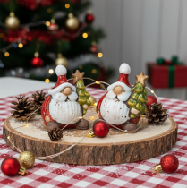 Produkt Figurka Świętego Mikołaja z ozdobą choinkową, 7cm, 2 sztuki