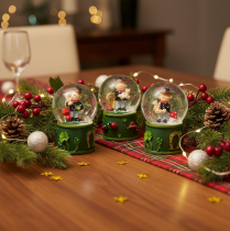 Produkt Kula śnieżna z talizmanem na szczęście i figurką kominiarza, 4 cm, 3 sztuki