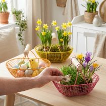 Produkt Koszyk druciany z drewnianą rączką. Poręczny design. Idealny do wiosennych dekoracji, do domu i biura. 17 cm, 6 sztuk.