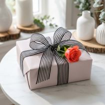 Produkt Wstążka organza w paski, wstążka prezentowa, czarna, szerokość 15 mm, długość 20 m