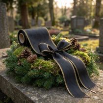 Produkt Elegancka wstążka do wieńców moiré, 175 mm, czarna z perłowym brzegiem i splotem taftowym, dekoracyjna wstążka do florystyki pogrzebowej, wstążka kokardka, 25 m