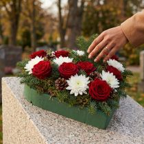 Produkt Materiał wtykany w kształcie serca z pianki kwiatowej zielony 31cm × 29cm 2 szt