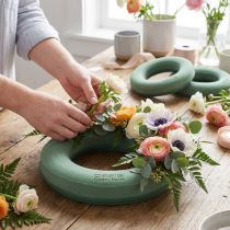 Produkt Kwiatowy pierścionek z pianki zielony Ø25cm 4-częściowy układ wieńców