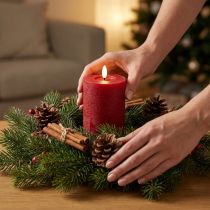 Produkt Świeca słupkowa LED z prawdziwego wosku w kolorze czerwonym z timerem i ciepłym białym światłem, 12 cm