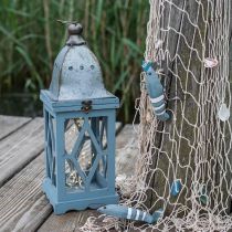 Drewniana latarnia z metalową dekoracją, dekoracyjna latarnia do zawieszenia, dekoracja ogrodowa niebiesko-srebrna W51cm