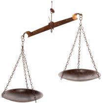 Produkt Dekoracyjna waga o nostalgicznym designie do kuchni i salonu, w stylu vintage, 58 cm