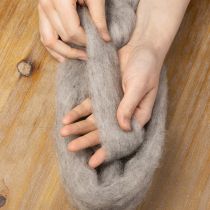 Produkt Sznurek wełniany dekoracyjny, szaro-naturalny, 2m, filcowany, do rękodzieła i florystyki