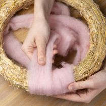 Produkt Sznurek wełniany dekoracyjny w kolorze różowym, 2m, do filcowania, do rękodzieła i florystyki