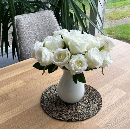Produkt Sztuczne róże w pęczku białe 30cm 8 szt