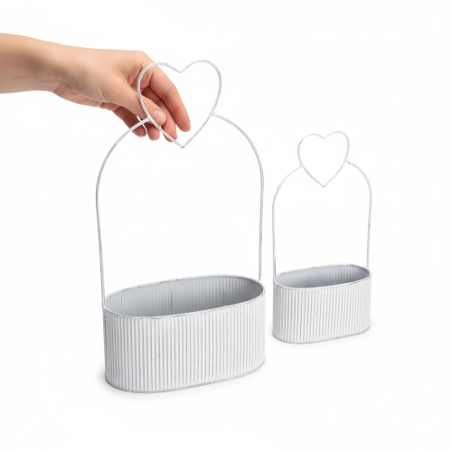 Produkt Dekoracyjna owalna metalowa miska z sercem, biała, 20/16 cm, zestaw 2 szt.