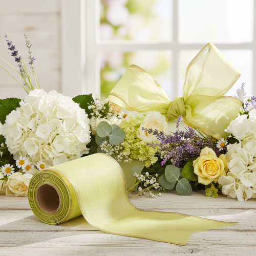 Produkt Wstążka do wieńca Moiré 150mm 25m w kolorze jasnozielonym ze złotą krawędzią do florystyki i dekoracji
