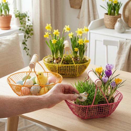 Koszyk druciany z drewnianą rączką. Poręczny design. Idealny do wiosennych dekoracji, do domu i biura. 17 cm, 6 sztuk. | Floristik24.pl