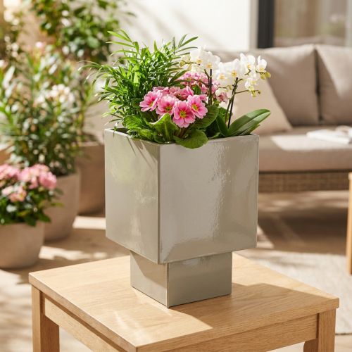 Produkt Zielona doniczka w kształcie kostki, 22 cm, z podwyższoną podstawą