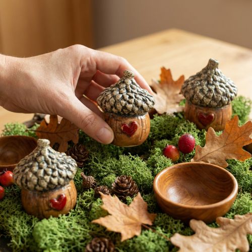 Produkt Domek ceramiczny żołędzie dekoracyjne żołędzie z motywem serca brązowy 6cm - jesienna dekoracja stołu - 6 szt