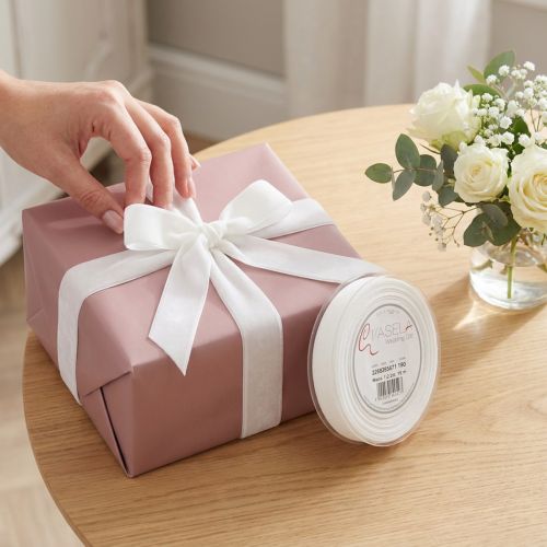 Wstążka aksamitna, wstążka prezentowa, wstążka dekoracyjna, biały aksamit, szerokość 20 mm, długość 10 m | Floristik24.pl