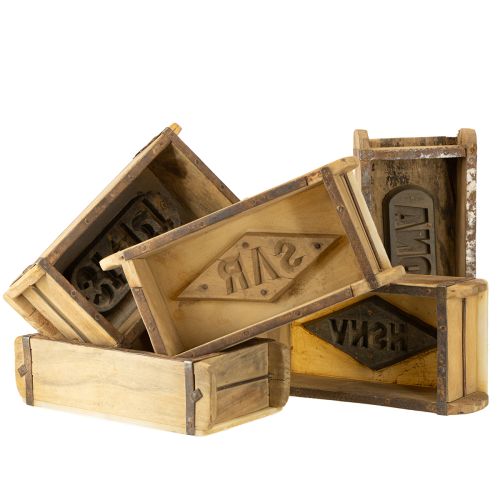 Produkt Drewniana dekoracja w kształcie cegły vintage, brązowa, rdzawa 31×14,5cm wys. 9cm