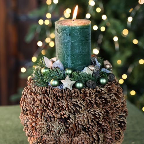 Dekoracyjna donica z szyszkami sosnowymi, naturalny wygląd, 27 cm. Okrągła donica w kształcie szyszki sosnowej, w kolorze naturalnego brązu, wykonana z szyszek sosnowych, 27 cm x 22 cm. | Floristik24.pl