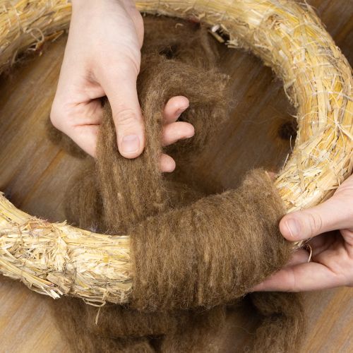 Produkt Sznurek wełniany, wełna dekoracyjna, brązowy, 2 m. Sznurek wełniany, wełna do filcowania, do rękodzieła i florystyki.