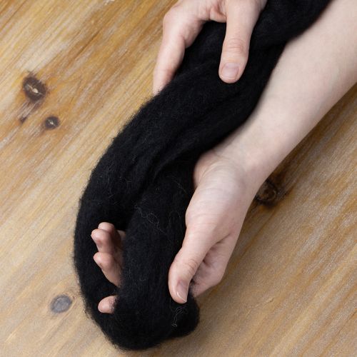 Produkt Wełna dekoracyjna, sznurek wełniany, wełna filcowana do rękodzieła i florystyki, 2m, czarna