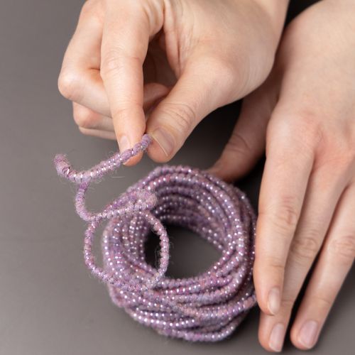 Produkt Sznurek wełniany z różową i złotą nicią, 5m x 5mm z drutem, do dekoracji i rękodzieła