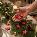 Dekoracja rozproszona Gwiazdki świąteczne czerwone gwiazdki drewniane Ø4cm 24 szt | Floristik24.pl