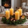 Rustykalne świece filarowe, barwione na żółto, do wieńców adwentowych i lampionów, zestaw 4 szt., 70/140 mm | Floristik24.pl