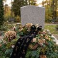 Wstążka aksamitna Love żałobna wstążka serca czarne złoto 25mm 18m | Floristik24.pl